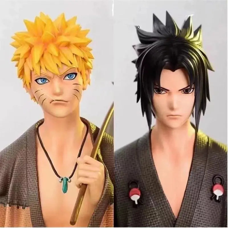 Figure of Sasuke Uchiha and Naruto - Naruto Shippuden™